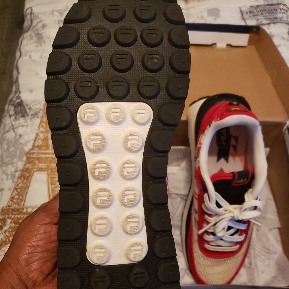 Boys Fila Renno sneakers size 7. - Picture 3 of 6